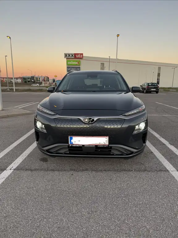 Hyundai KONA Elektro 64kWh Level 5 mit Garantie