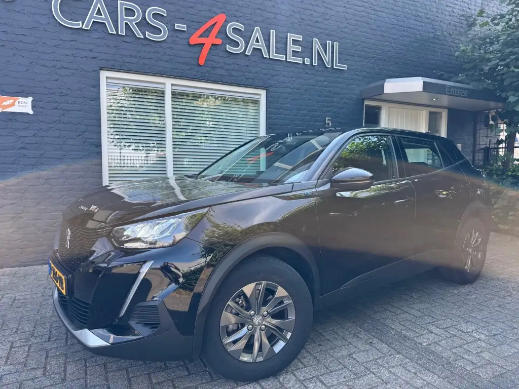 Peugeot e-2008 EV Active pack + Led + Nav + Lmv  Car play - 94 dk