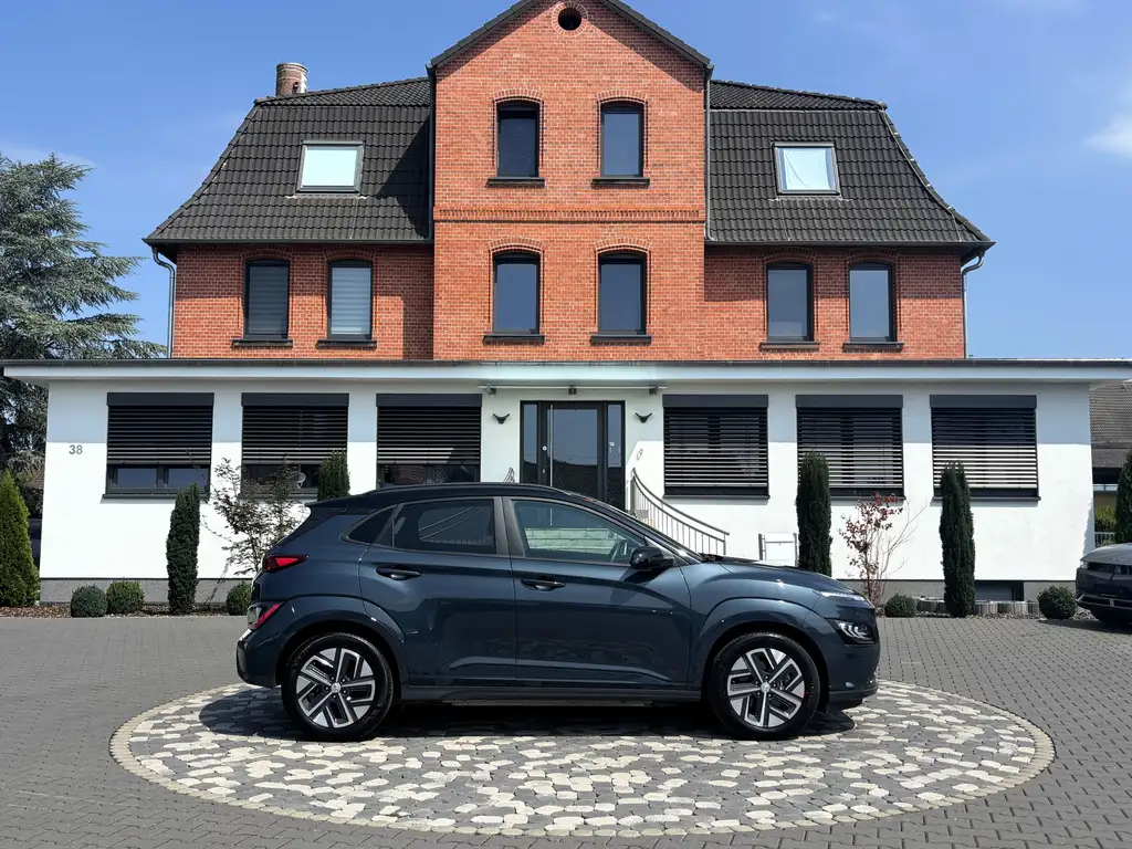 Hyundai KONA Trend LED ACC NAV HUD KREL BICOLOUR