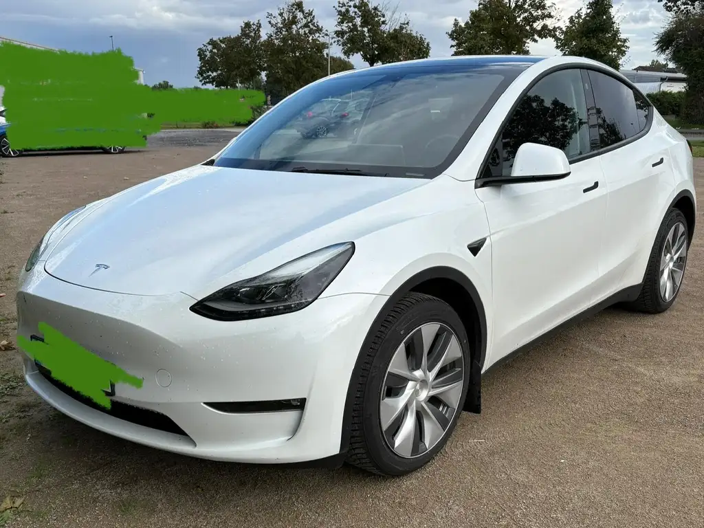 Tesla Model Y Model Y RWD