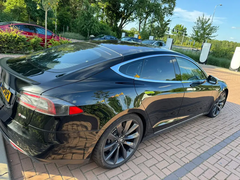 Tesla Model S 85P+ Free Suppercharging, CCS