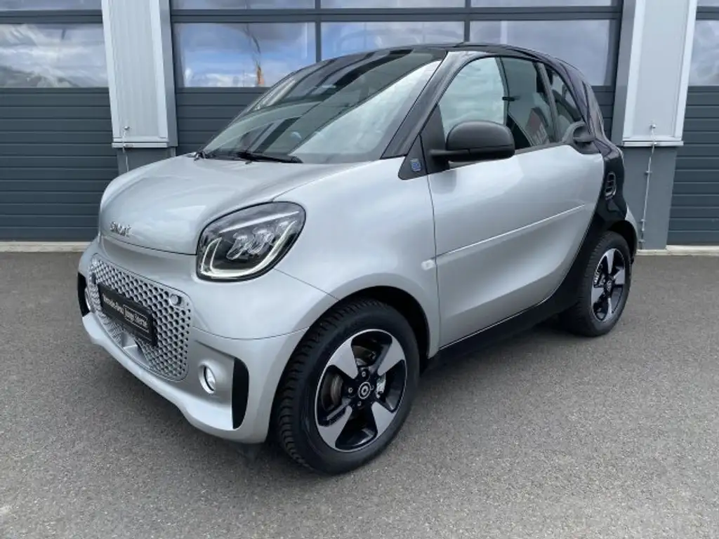 smart forTwo smart EQ fortwo Exclusive LED Panorama Kamera...