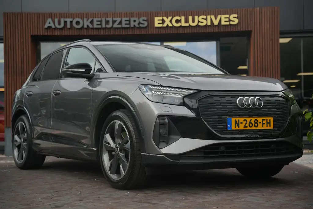 Audi Q4 e-tron 35 Launch edition Advanced 55 kWh Verkeersbord det