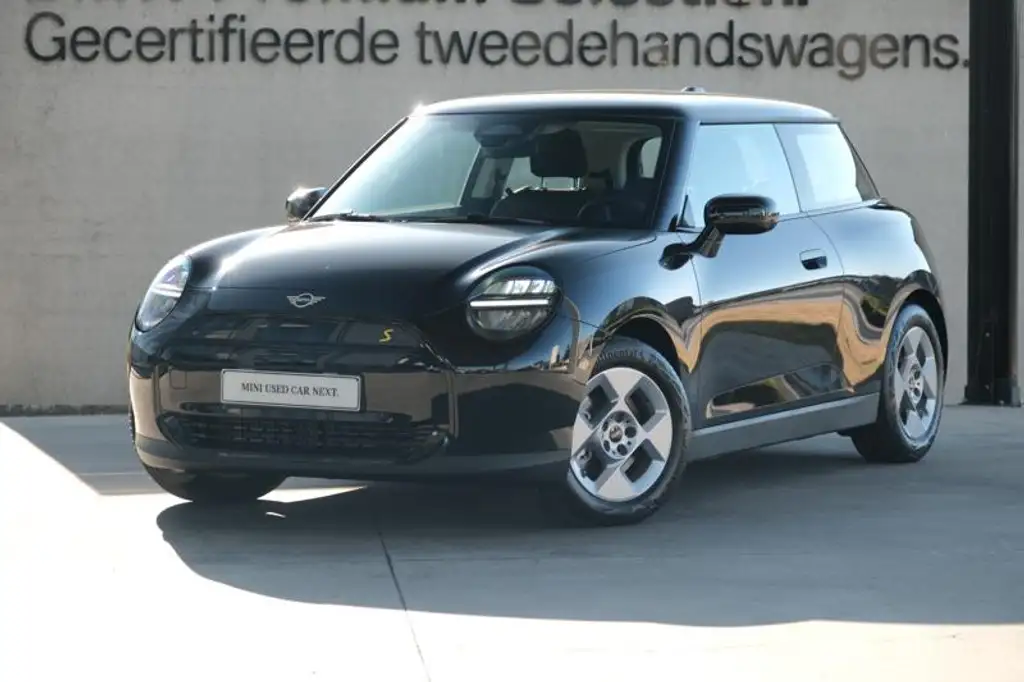 MINI Cooper SE Cooper SE Essential | 49 KWH | OLED | DRIVE ASSIST