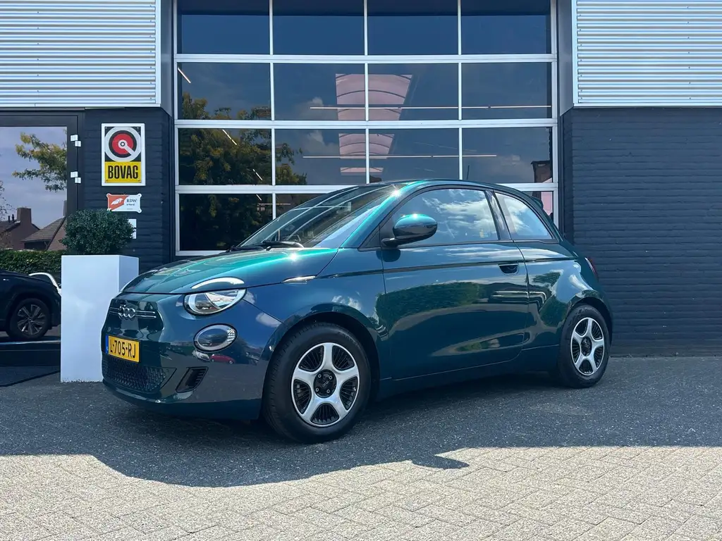 Fiat 500e 3+1 Passion 42 kWh, Automaat, Navi, CarPlay, Cruis