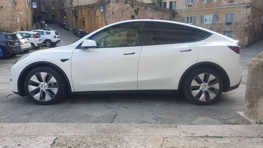 Tesla Model Y Model Y Long Range Dual Motor awd