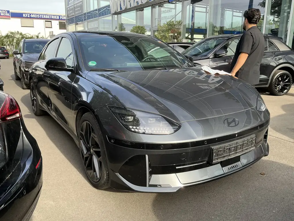 Hyundai IONIQ 6 First Edition Leder Pano BOSE Memory 4WD