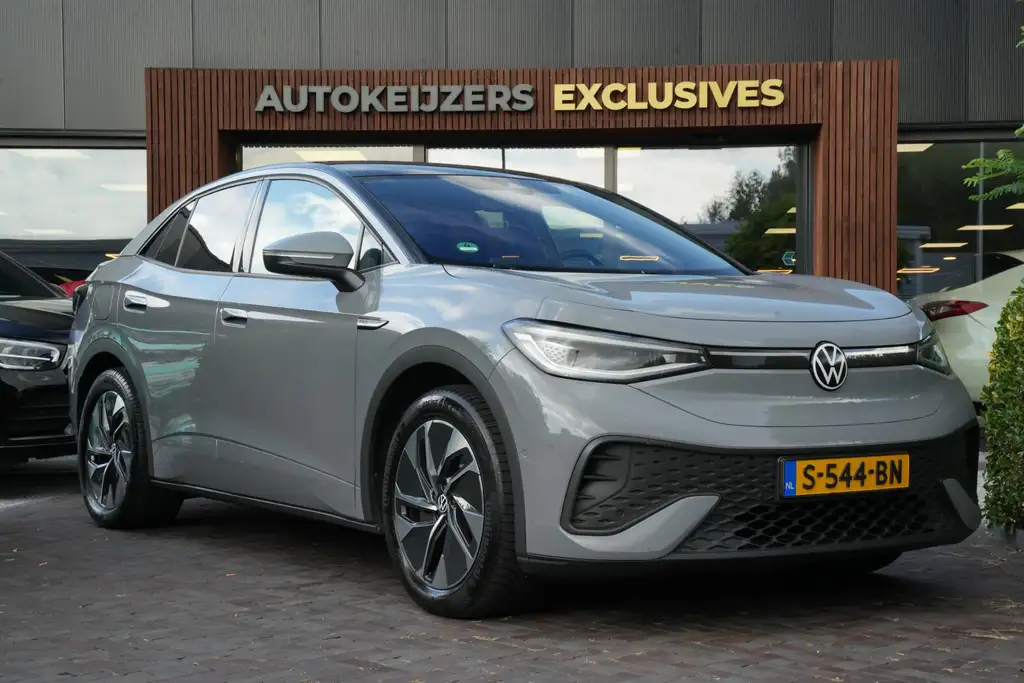 Volkswagen ID.5 Pro 77 kWh Warmtepomp Emergency braking DAB Stuurw
