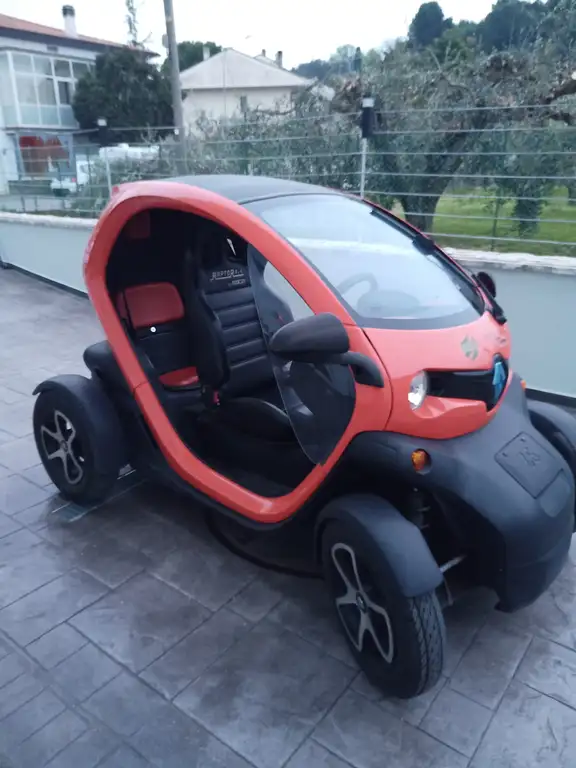 Renault Twizy summer
