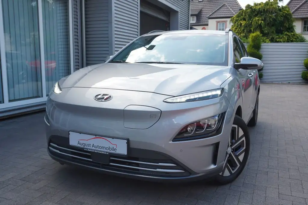 Hyundai KONA KONA Trend WPump 3Phase ACC LED LenkH Navi KRELL