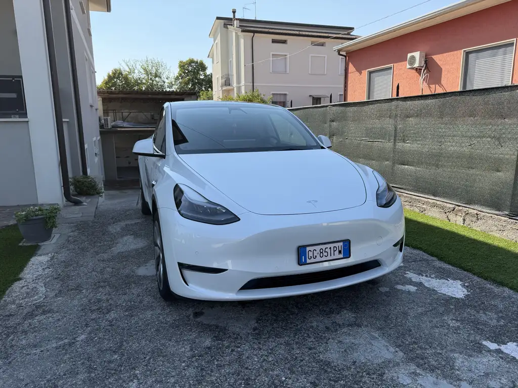 Tesla Model Y Long Range Dual Motor awd