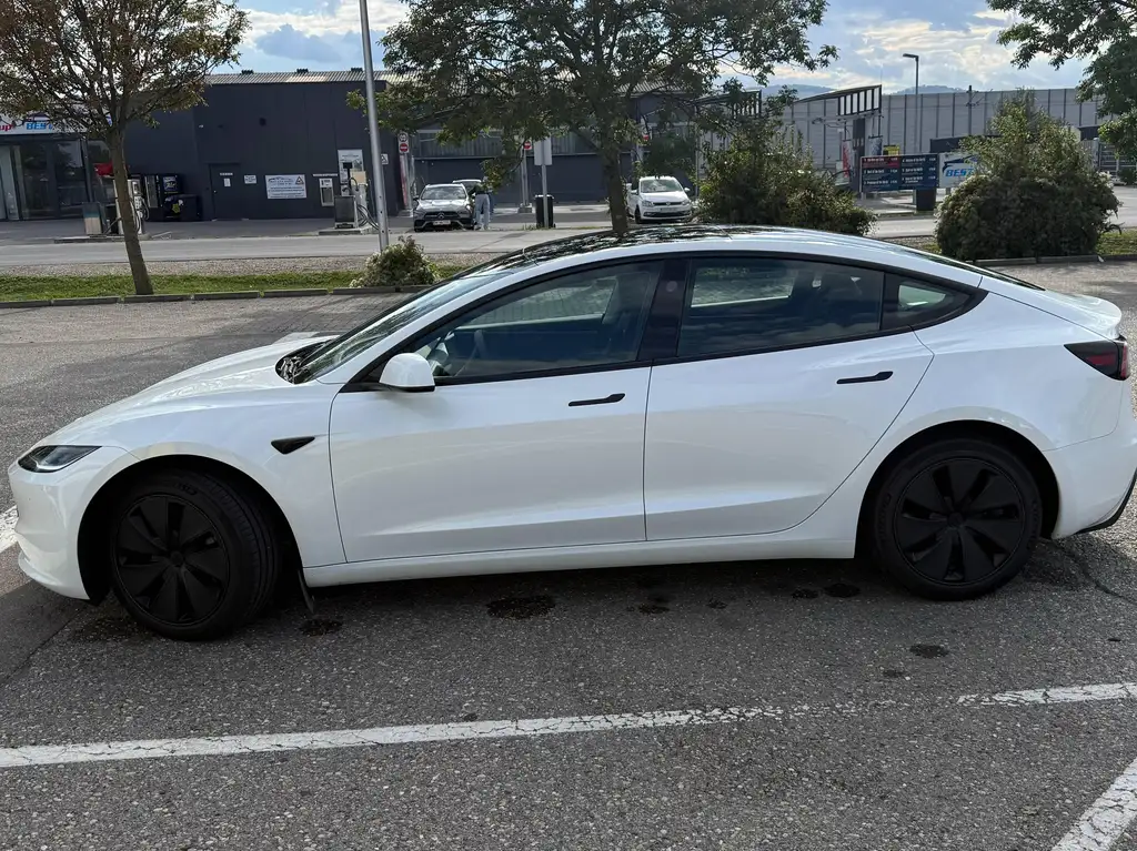 Tesla Model 3 Model 3 Standard Range RWD Premium 60kWh RWD Premium